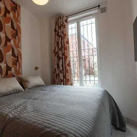 Place Next Paris - - 4pax Apartament *