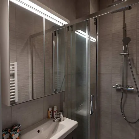 Place Next Paris - - 4pax Apartament *
