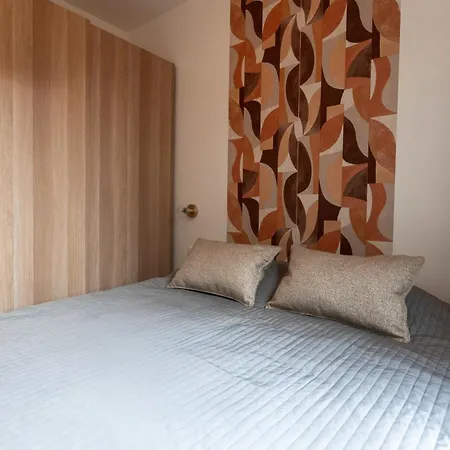 Place Next Paris - - 4pax Apartament *