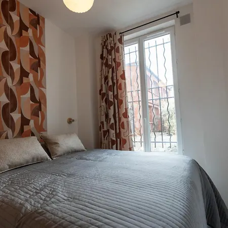 Place Next Paris - - 4pax *